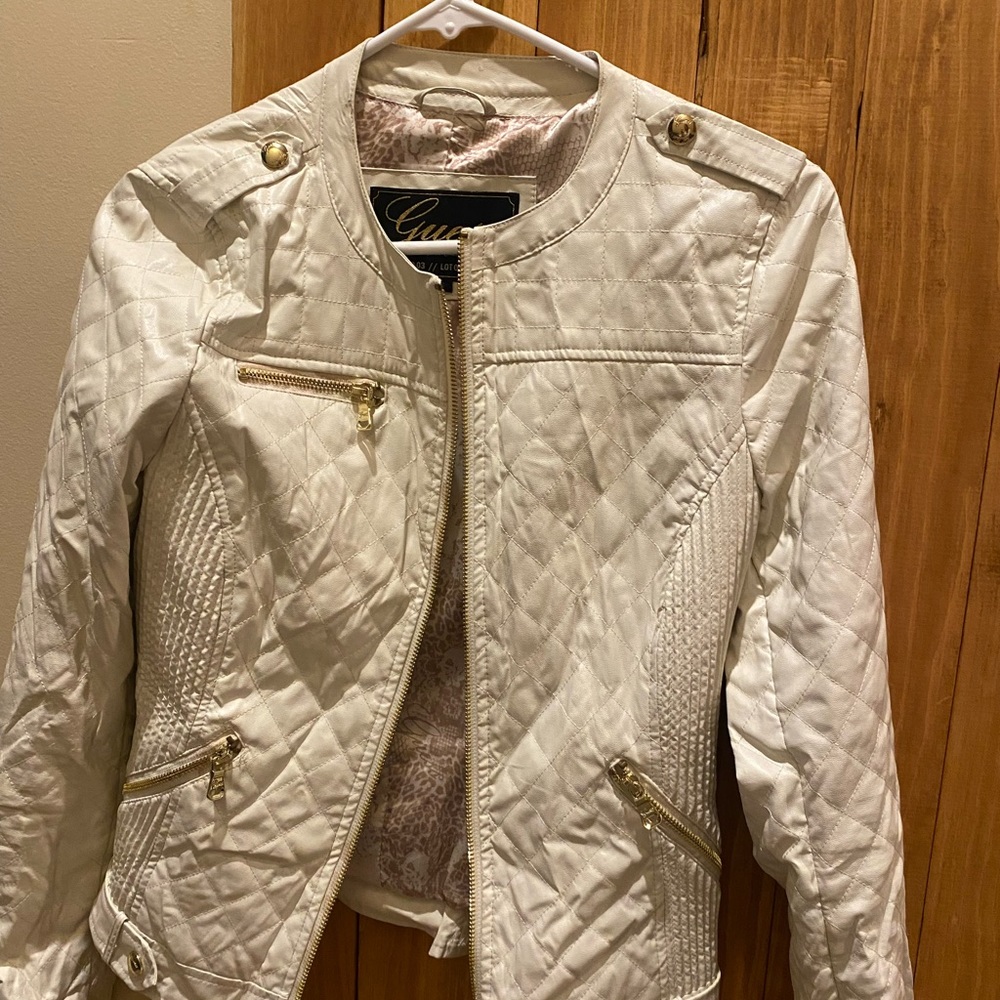 Guess White Jacket 🤍